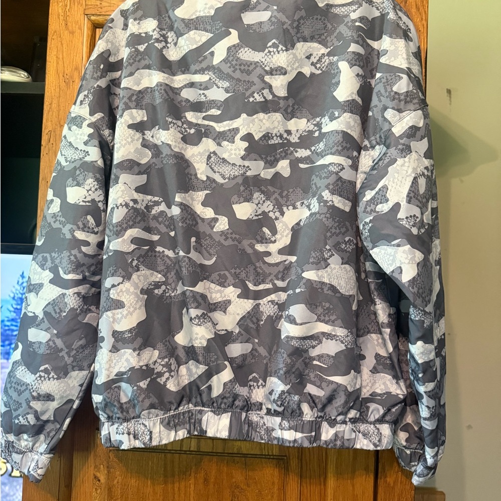 Reebok Gray Patterned Jacket - Picture 2 of 3